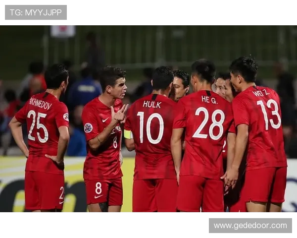 上海足球队战术解析：从进攻到防守的全面探讨与实践