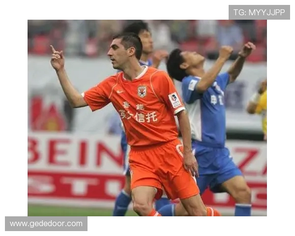 广州足球队成长之路：从默默无闻到辉煌成就的纪实故事