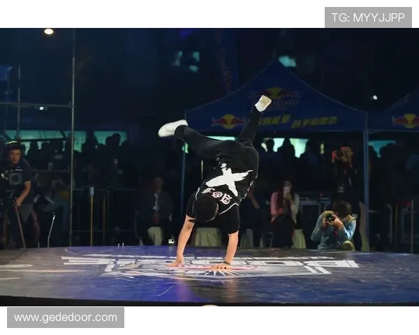 成都街舞队逆袭之路：从传统到创新的华丽转身与突破探索